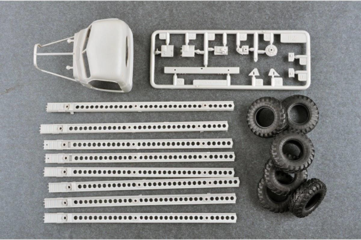 01075 | Trumpeter 1/35 Soviet 2B7 Multiple Rocket Launcher BM-13 NM Scaled Plastic Model Kit 8 01075 | Trumpeter 1/35 Soviet 2B7 Multiple Rocket Launcher BM-13 NM Scaled Plastic Model Kit - Image 6