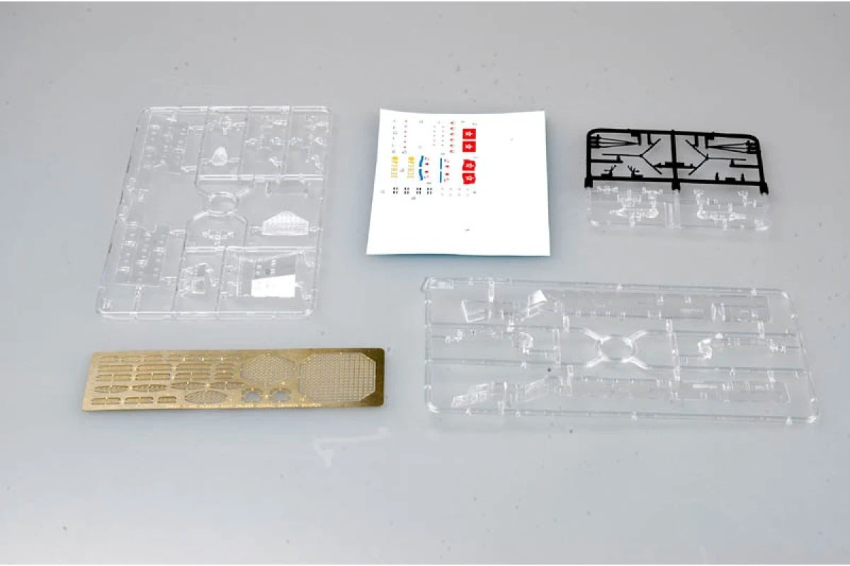 04521 | Trumpeter 1/350 Russian Admiral Lazarev (Ex-Frunze) Battlecruiser Plastic Model Kit 8 04521 | Trumpeter 1/350 Russian Admiral Lazarev (Ex-Frunze) Battlecruiser Plastic Model Kit - Image 6