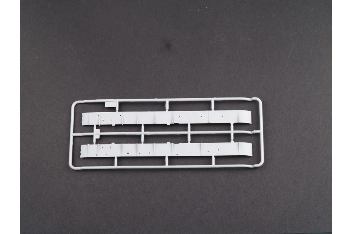 05527 | Trumpeter 1/35 German NBFZ (Type 1) Heavy Tank Scaled Plastic Model Kit 10 05527 | Trumpeter 1/35 German NBFZ (Type 1) Heavy Tank Scaled Plastic Model Kit - Image 8