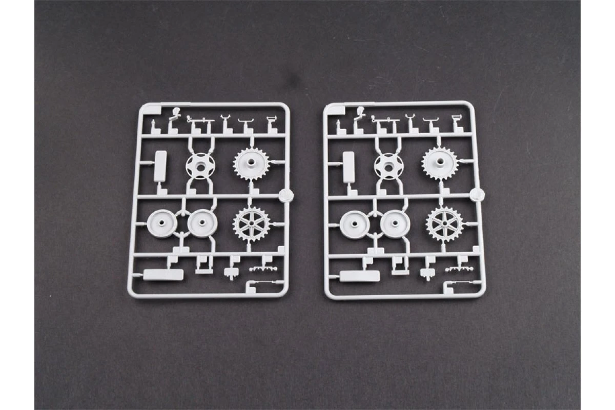 05527 | Trumpeter 1/35 German NBFZ (Type 1) Heavy Tank Scaled Plastic Model Kit 16 05527 | Trumpeter 1/35 German NBFZ (Type 1) Heavy Tank Scaled Plastic Model Kit - Image 14