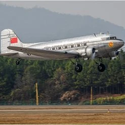 05813 | Trumpeter 1/48 CNAC N41CQ Douglas DC-3 Transport Plane Scaled Plastic Model Kit