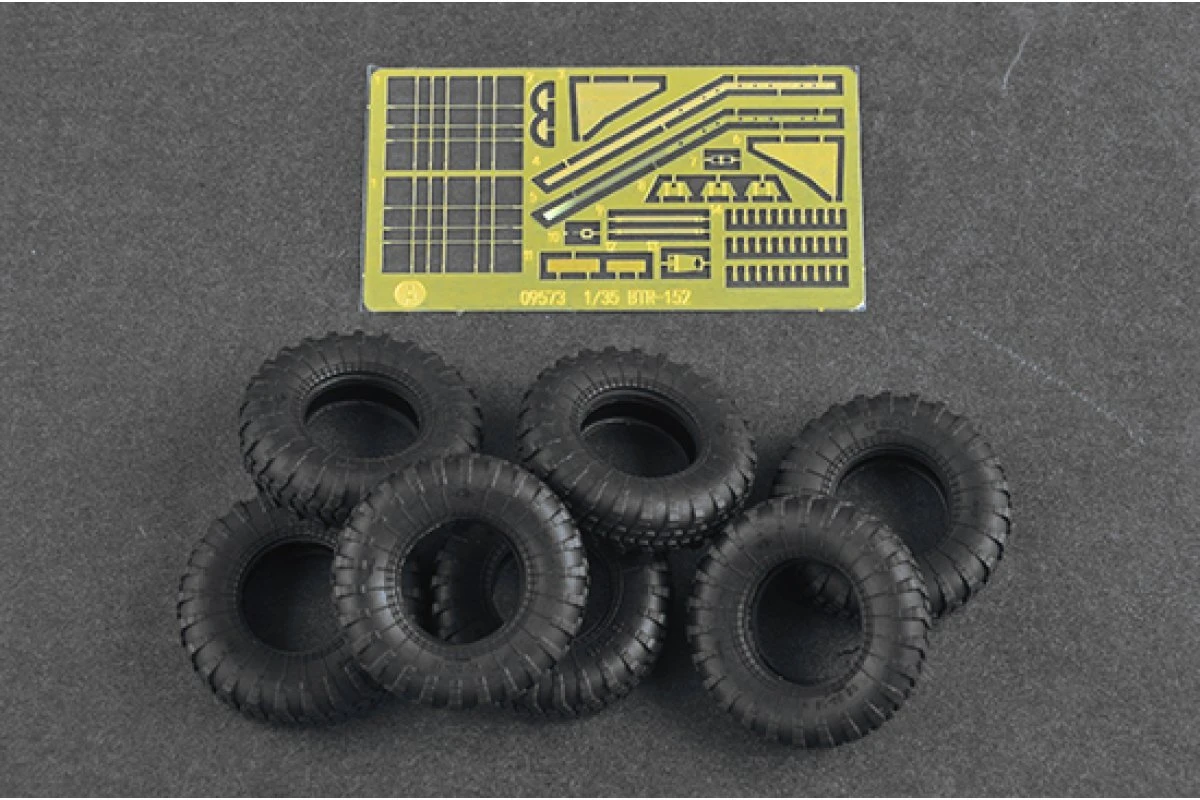 09574 | Trumpeter 1/35 Soviet BTR-152K1 APC Scaled Plastic Model Kit 11 09574 | Trumpeter 1/35 Soviet BTR-152K1 APC Scaled Plastic Model Kit - Image 9